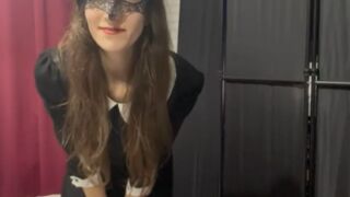 Viola-Wyldcat zeigt heimlich was sie drunter trägt, aber nicht verraten