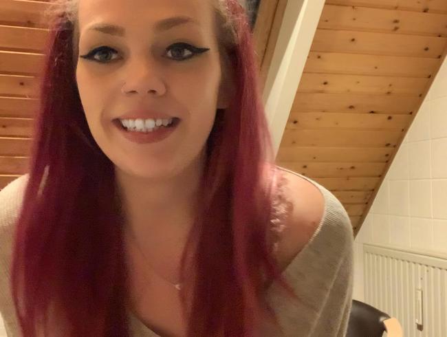 Emilia-Zucker zeigt eiskalt ihre geilen Titten