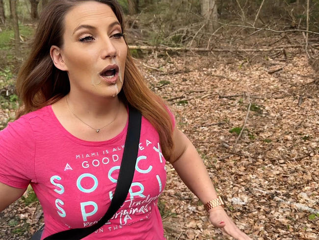 Julia-Winter lässt sich beim Outdoor Fick das Gesicht besamen