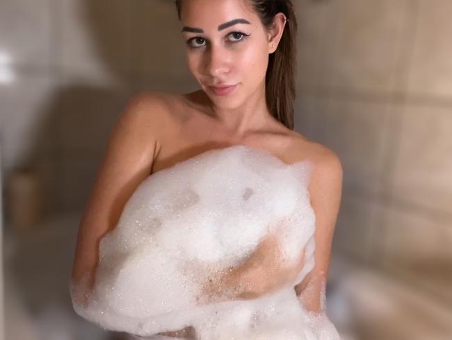 Teen Amateurin Lia-Fox ist so feucht, wenn sie einen Stecher sieht