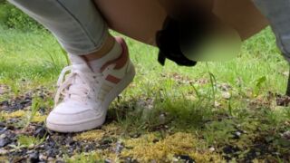 Heißer Piss im Regen mit Marie-Young