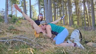 Verabredung zum Outdoor Sex mit Bett Duett