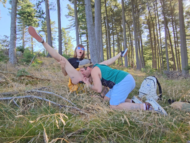 Verabredung zum Outdoor Sex mit Bett Duett