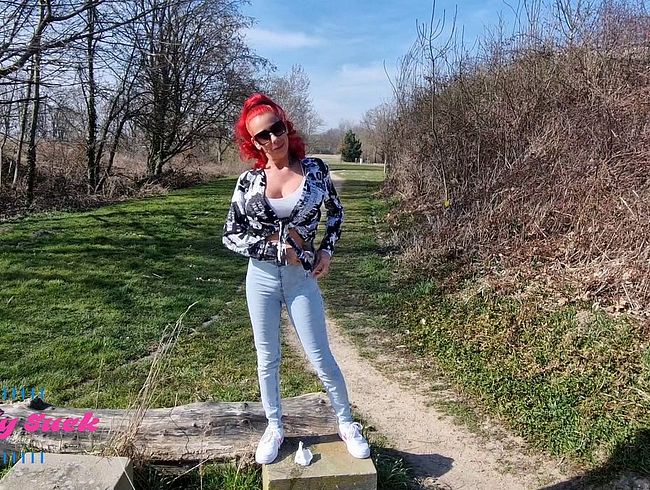 Candy_Suck muss gleich zwei Mal dringend pinkeln