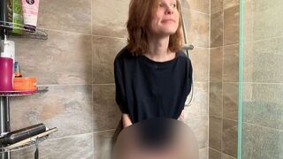 Mary-Fiziert pisst in die Dusche & jeder darf zuschauen