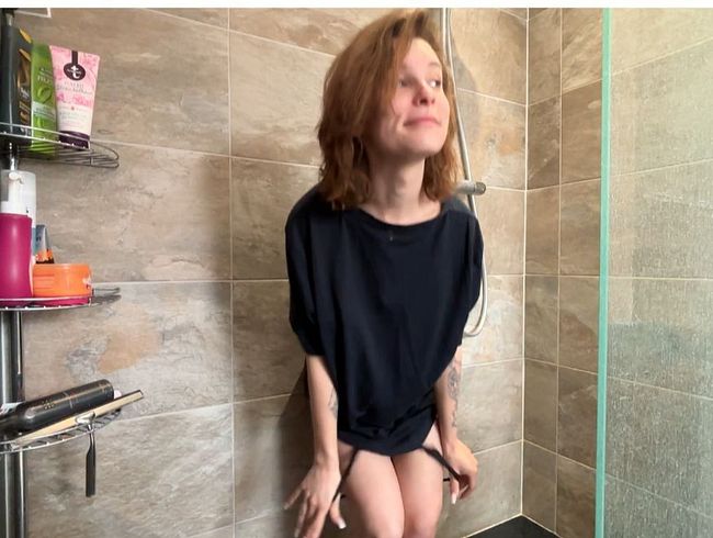Mary-Fiziert pisst in die Dusche & jeder darf zuschauen