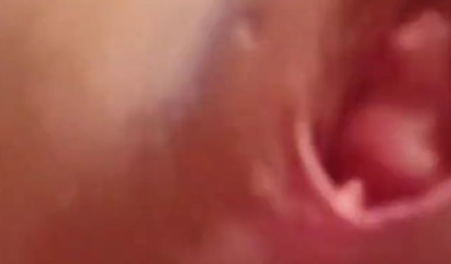 SweetCurvy78 besorgt es sich selbst anal