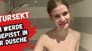 Bikergirl_97 lässt sich anpissen beim Sex
