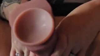 SweetCurvy78 besorgt es sich vor deinen Augen selbst