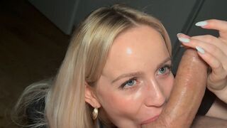 baebaezoe bekommt einen Quickie Blowjob