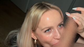 baebaezoe bekommt einen Quickie Blowjob