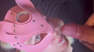germanmaskedlucie genießt den Deepthroat am Riesenschwanz