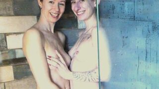 Emmasweetsugar @ Mein 1. lesbische Erfahrung! Sinnliche Berührungen von einer Frau
