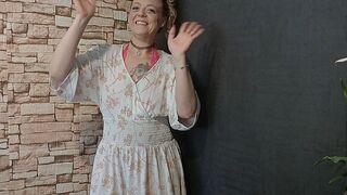 Anna-Lustig @ Mein 1. Mal nackt auf einer Sexseite... was wird mein Stiefsohn sagen?