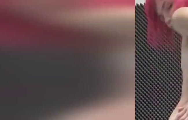 Juju Mayer @ 30cm Gummipimmel fickt mich zum Orgasmus in den Arsch
