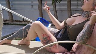 Valery-Venom: Der Pool Boy nimmt mich blank und spritzt rein