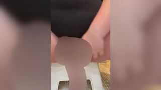 EinsameEhefrau04 lässt sich mit Sperma anspritzen