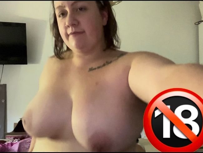 Sweetlollipop98 braucht eine Titten Besamung