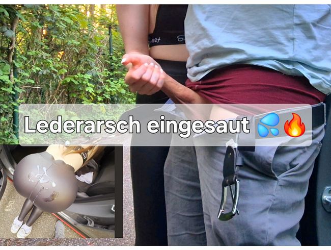 SweetSoul24 gibt einen Handjob in Leggings