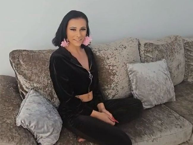 GianinaTS stellt sich sexy vor
