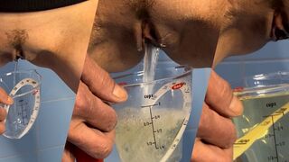 Lady_Love77 pisst in den Becher