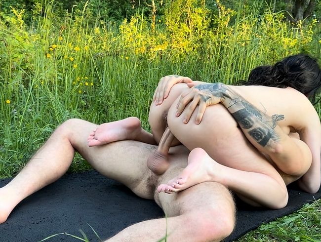 DirtyTeenxRay treibt es nach der Geburt outdoor