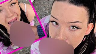 Cassandra-Clasen gibt einem Fremden einen Blowjob auf dem Parkplatz
