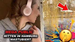 Hanna-Secret - Public Action mitten in Hamburg