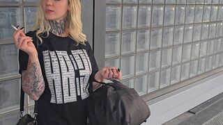 Valery_Venom lässt sich einfach blank bumsen