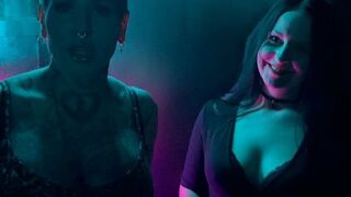 Der Porno Beamte bumst alle Girls backstage