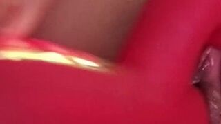 Thai Luder macht es sich zum 1. Mal mit einem G-Punkt Vibrator (Thai-Darika)