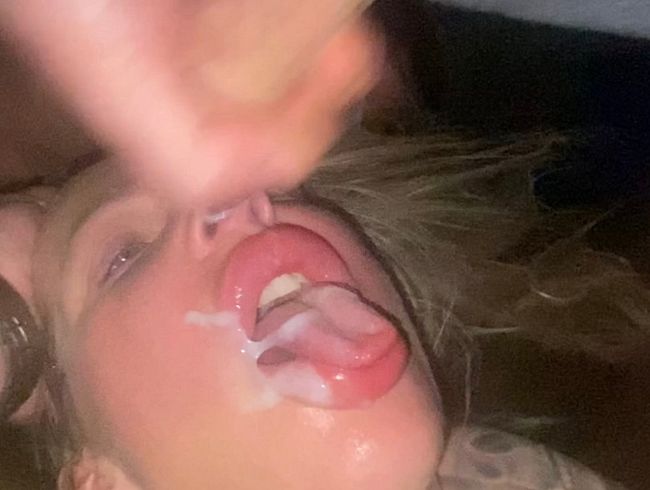 Mia-Engel-Official ist die Porno Kino Schlampe