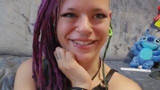 ViGothFox gibt einen geilen Footjob