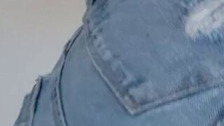 xLiLux pisst in ihre Jeans