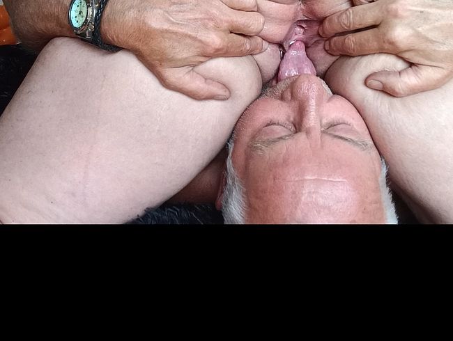 HotSilli152 steht auf heftiges Facesitting