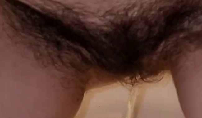 MissNaturPur zeigt ihren dreckigen Slip