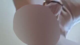 Caroline-503 - Vor den Duschen noch ein bisschen mit meiner pelzigen Pussy spielen