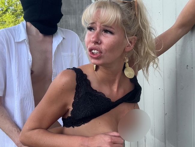Babsi_Monroe will lieber ficken als spazieren