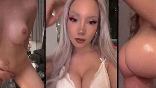 Lady-Khaleesi besorgt es sich mit dem Dildo