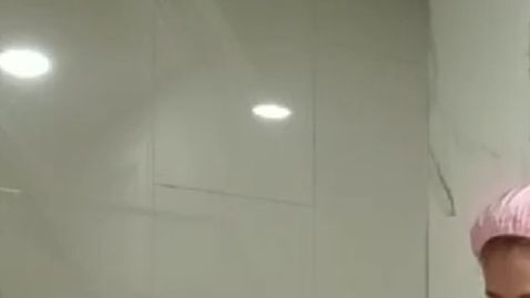 (Paula-280167) Ich bin ganz allein in der Dusche... seifst du mich ein?