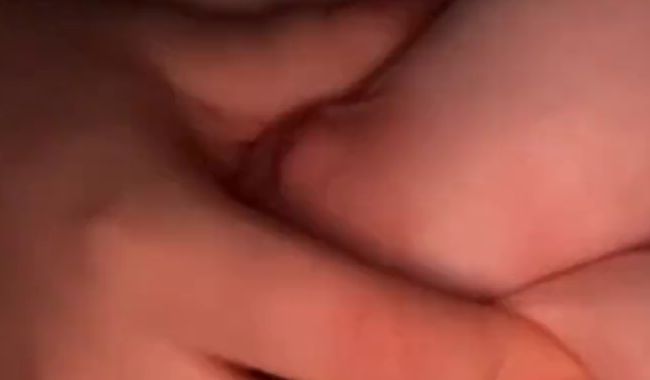 Hotgirl200024 zeigt dir ihre dicken Titten