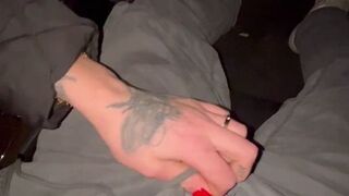 Amber_Glaze erlebt geilen Blowjob im Auto