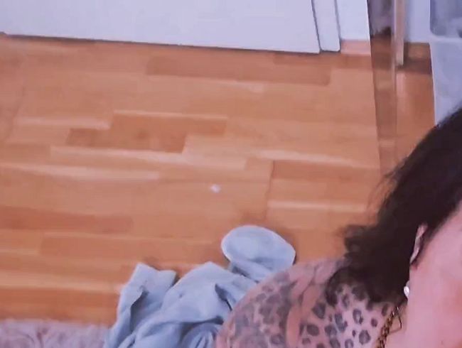 XXX-Mila @ Mitbewohner stört mich beim Umziehen...