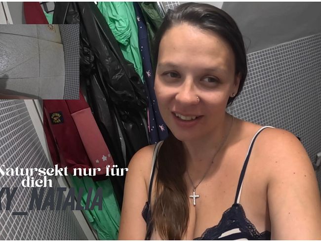 SexyNatalia pisst geil für dich