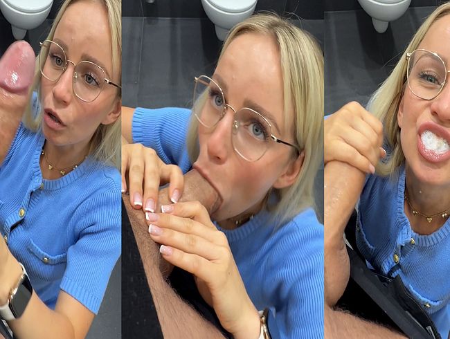 Blowjob auf dem Klo für einen geilen XL Schwanz von baebaezoe