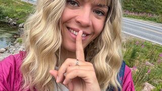 Arabella-Spitz lässt sich auch beim Telefonieren poppen