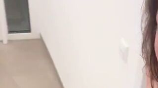 Caroline391 hat Sex auf dem Balkon