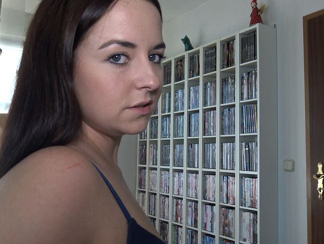 Emma Secret macht es sich selbst anal