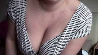 Mara Boobs gibt dir eine versaute Wichsanweisung