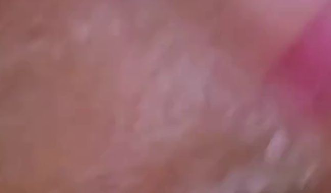 TiitiiRella macht ihre Pussy schön feucht für dich